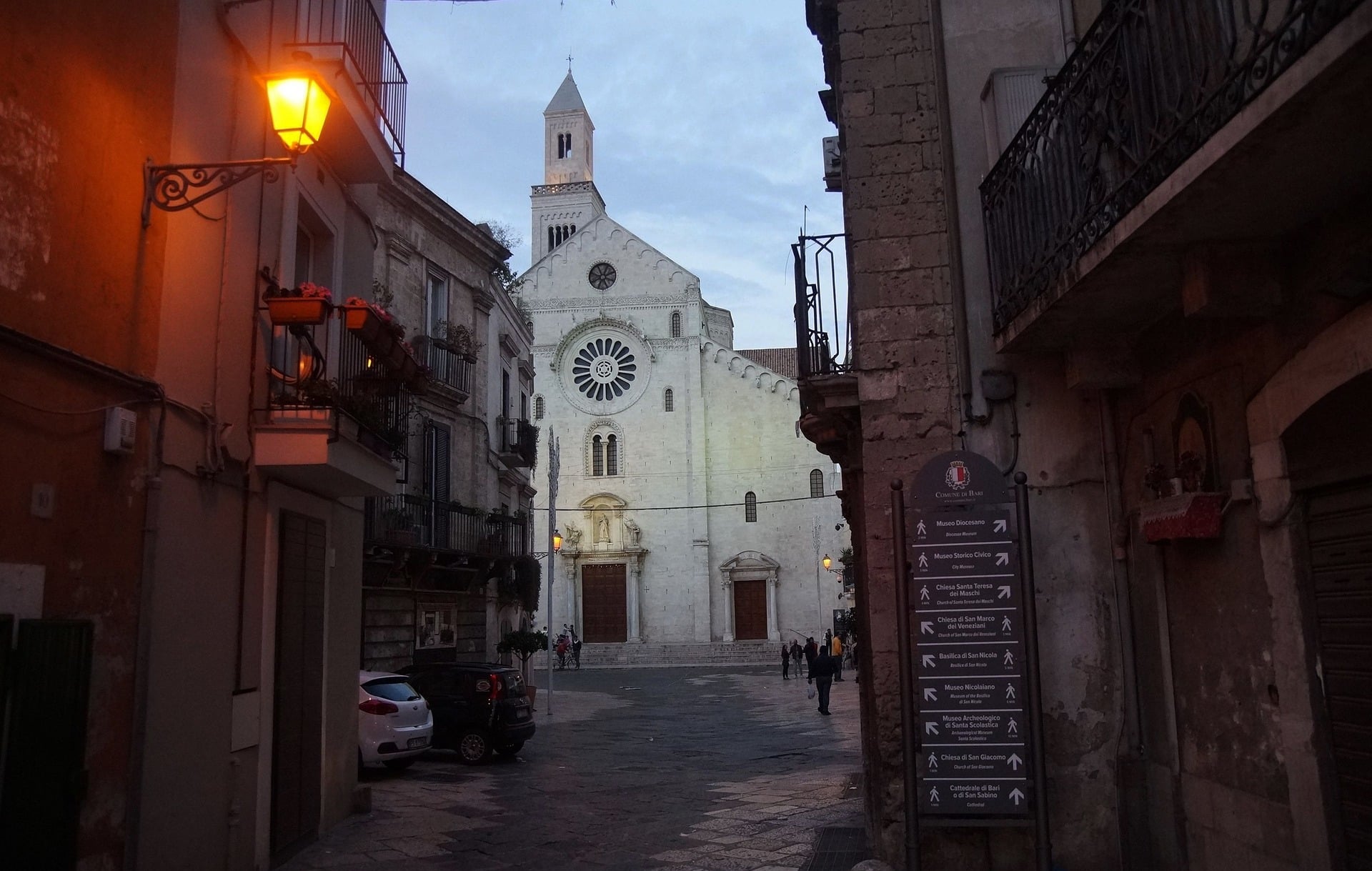 The Best Areas to Bari, Italy
