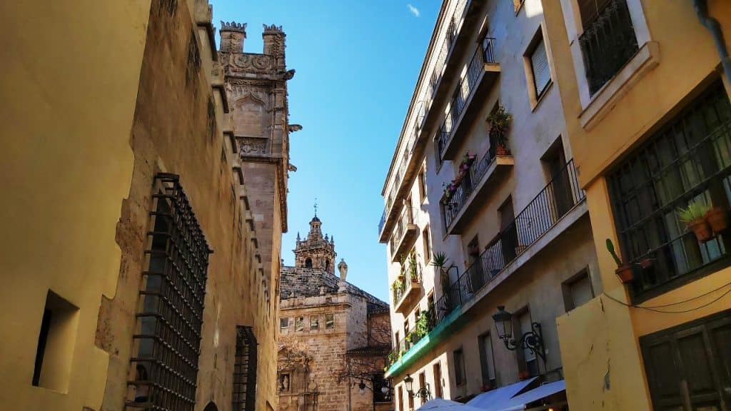 Best location in Valencia for sightseeing - Ciutat Vella