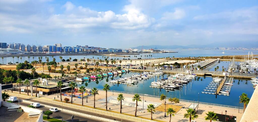 Cheapest area to stay in Gibraltar - La Línea de la Concepción (Spanish side)