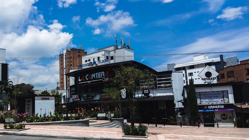 A Avenida Circunvalar é uma área sofisticada e segura onde se hospedar em Pereira