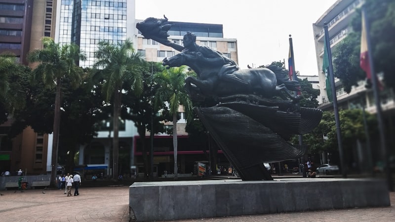 Escultura Bolívar Desnudo em Pereira