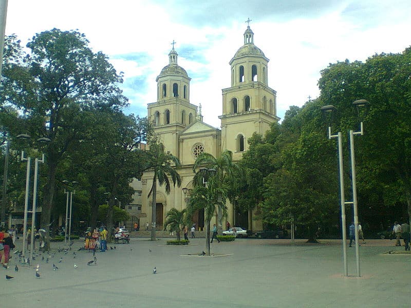 Staying in the Historic City Center puts you close to Cúcuta’s main landmarks, markets, and restaurants.