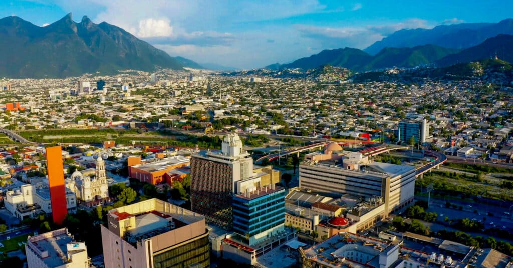 ¿Cuáles son las mejores zonas para alojarse en Monterrey?