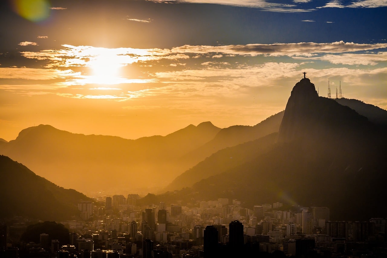 Com charme residencial e ótimo acesso ao metrô, Flamengo oferece tranquilidade e praticidade.