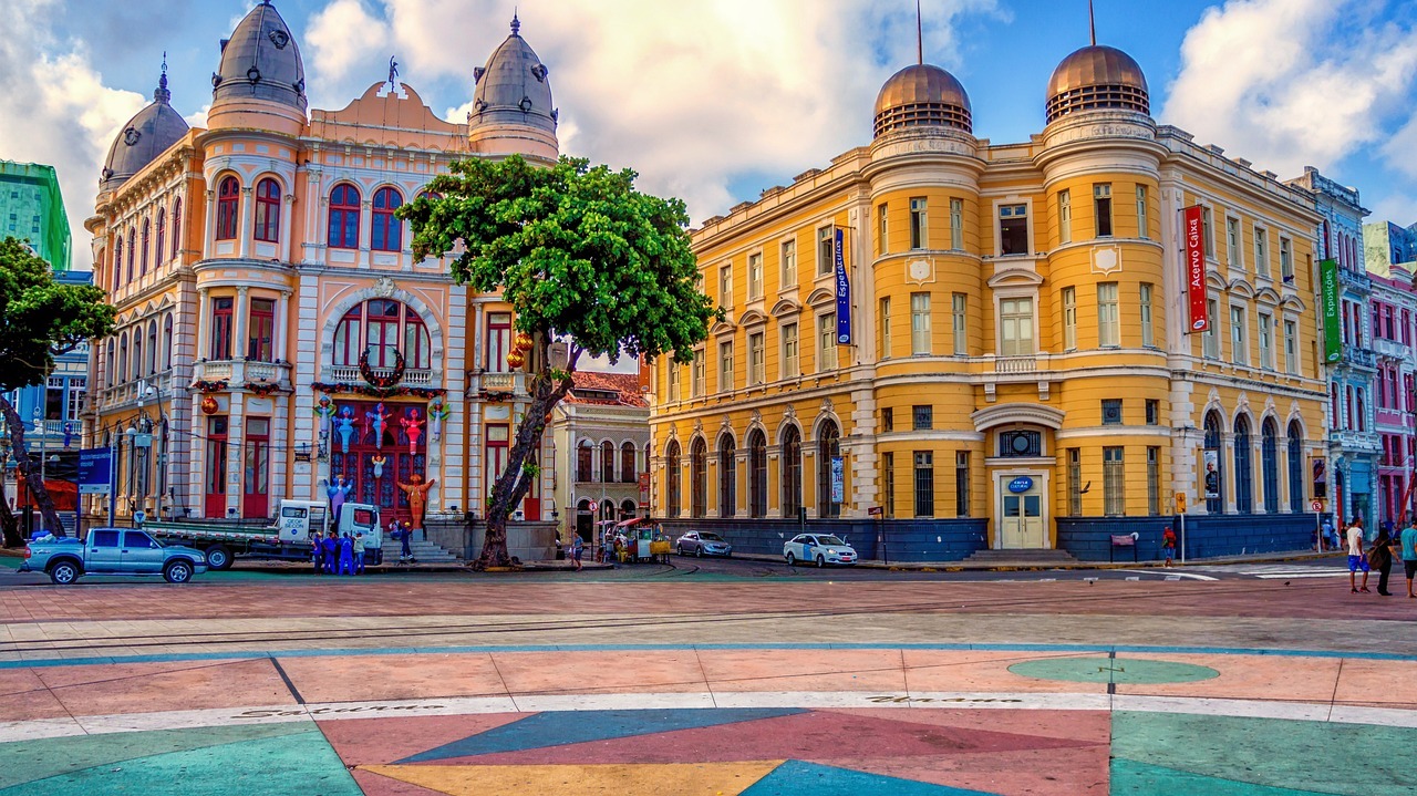 Combinando patrimônio histórico, instituições culturais e uma paisagem única, o Centro Histórico de Recife é uma área essencial para quem deseja compreender a rica história e cultura da cidade.