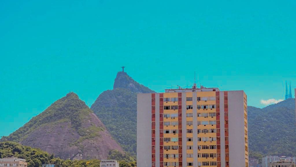 Flamengo é ideal para os amantes da natureza, com o belo Aterro e acesso fácil à Baía de Guanabara.