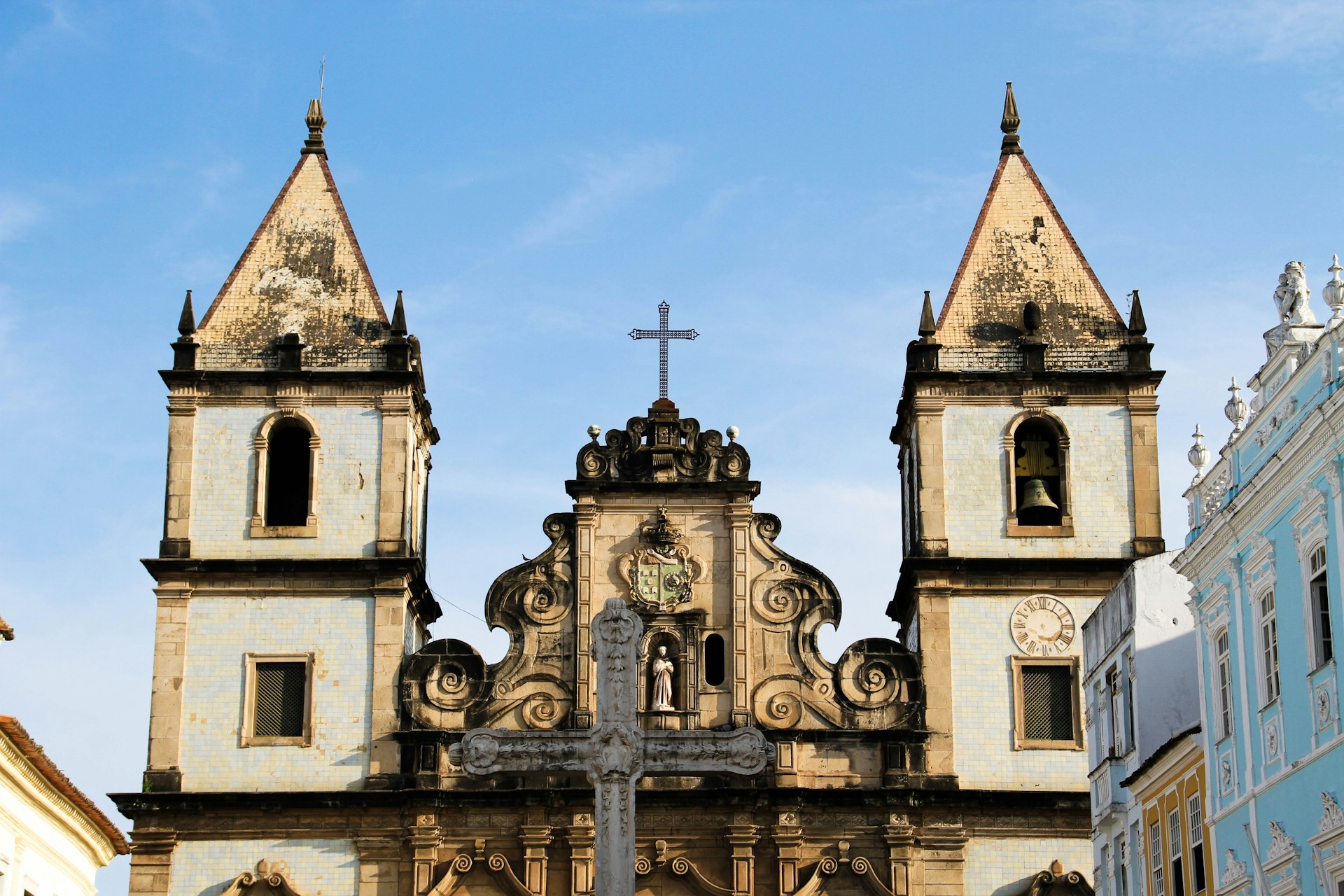 Hospedar-se no Centro Histórico é ideal para quem deseja estar imerso na história e cultura de Salvador.