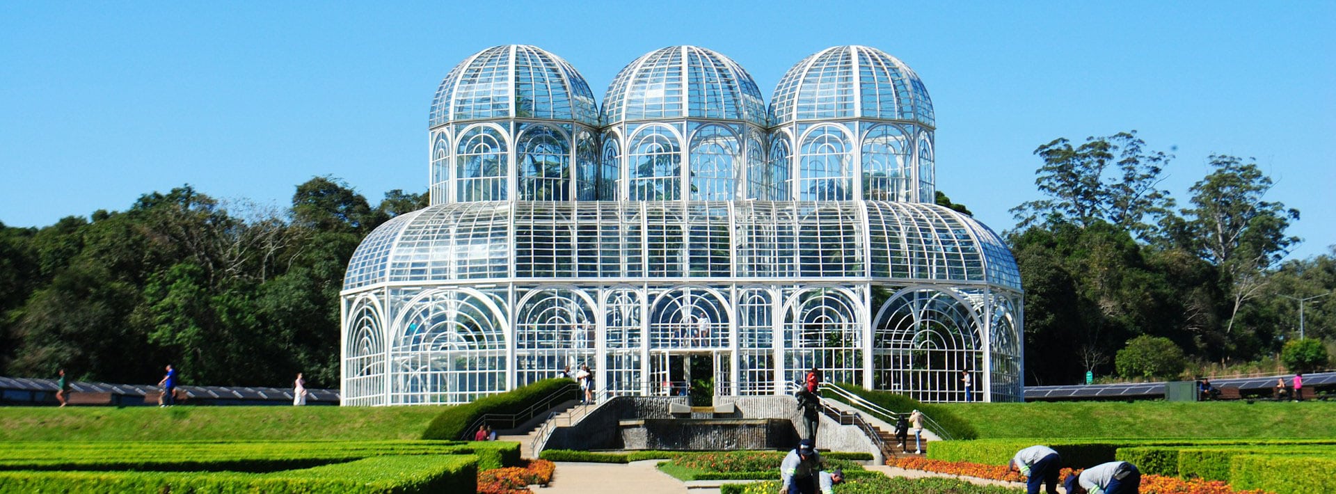 O Jardim Botânico é uma zona central que oferece acesso a uma das estufas mais icônicas da Sudamérica.