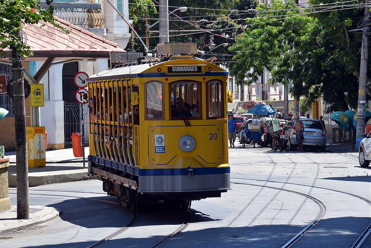 Santa Teresa é um bairro boêmio com casas históricas, ateliês de arte e ruas charmosas.