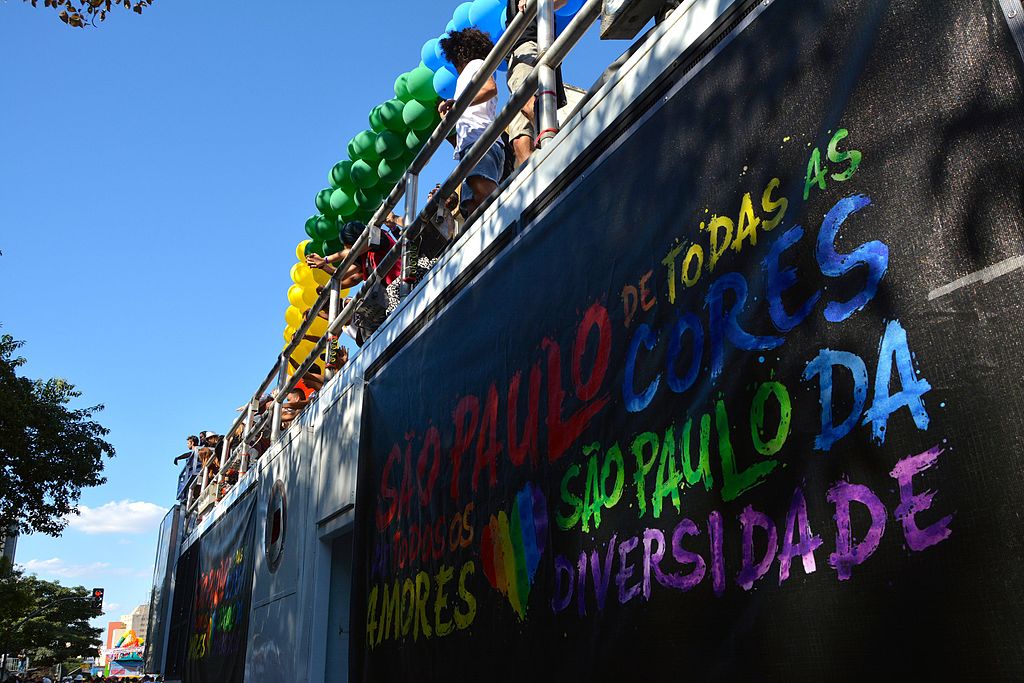 Consolação é famosa por sua proximidade à Avenida Paulista, diversidade de bares e restaurantes, e sua vibrante cena LGBT.