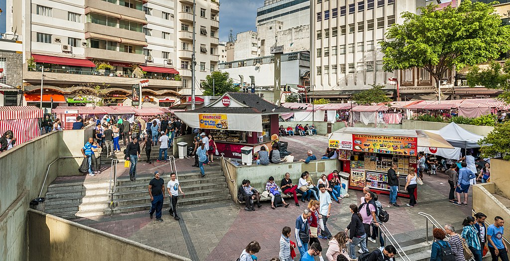 Liberdade é o melhor lugar para se hospedar em São Paulo para os amantes da cultura japonesa e pelo fácil acesso ao transporte público.