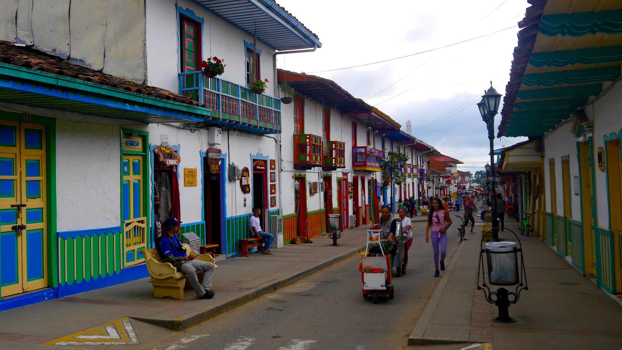 Salento Town Center is the best place to stay to enjoy the Coffee Region's unique culture and landscapes.