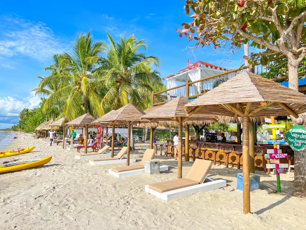 Tolú's beaches are packed with restaurants and nightlife