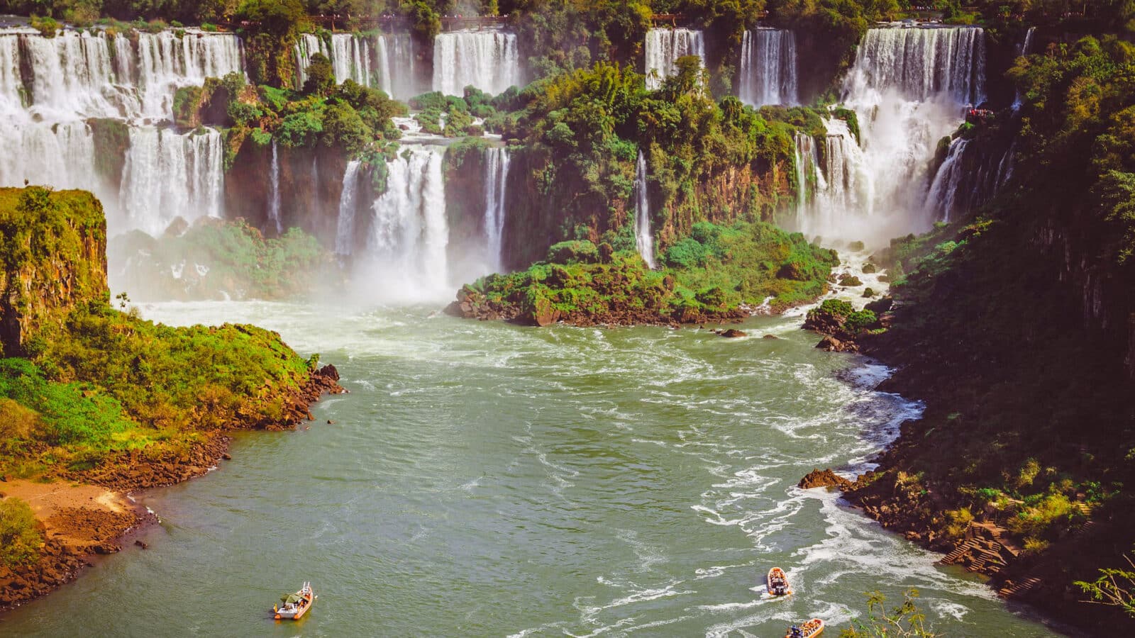 Best Areas to Stay in Puerto Iguazú & Iguazú Falls