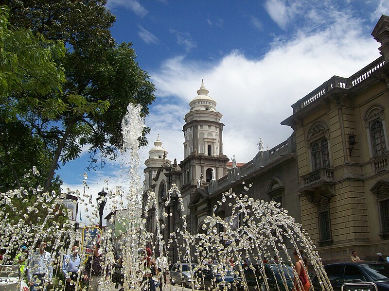 For those interested in history, culture, and a central location with easy access to the city’s main attractions, Mérida’s Historic City Center is an excellent place to stay