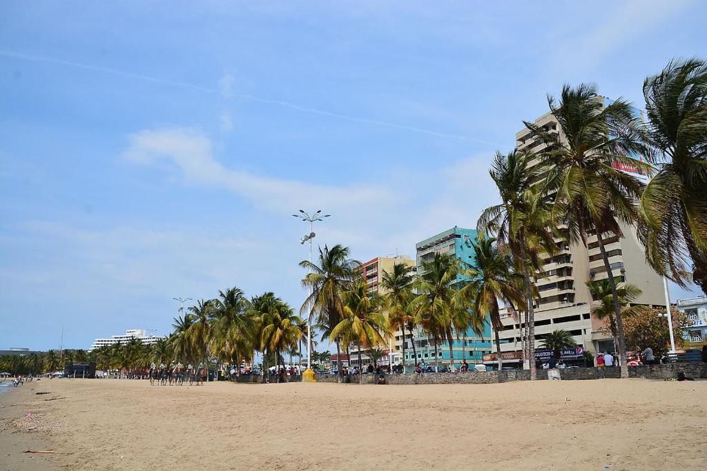 Con una ubicación céntrica y fácil acceso a excursiones y atracciones costeras, Paseo Colón es una excelente zona donde alojarse en Puerto La Cruz