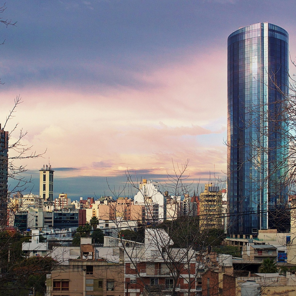 Alberdi ofrece muchas opciones de alojamiento y está cerca del centro y de Nueva Córdoba