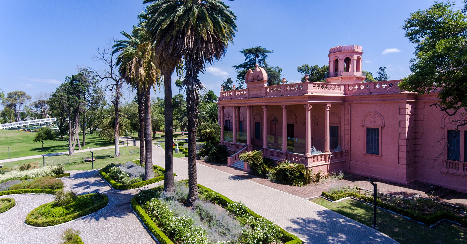 El extremo noroeste de Córdoba es una de las mejores zonas donde alojarse para asistir a eventos en el Complejo Ferial o disfrutar de los parques y recintos deportivos de la ciudad.